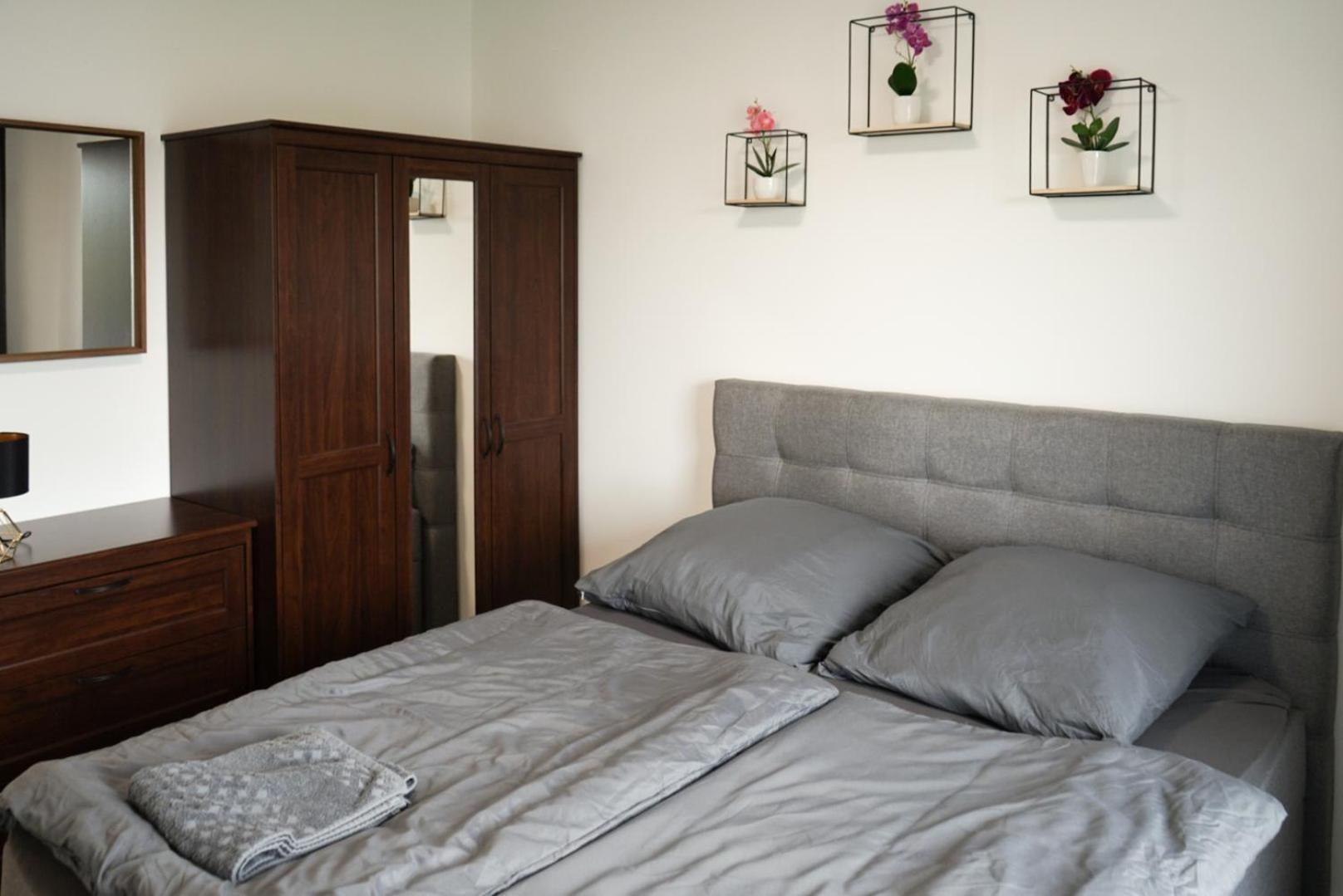 Moeblierte 3-Zimmer-Wohnung Nahe Duesseldorf In Duisburg-Sued Exteriér fotografie